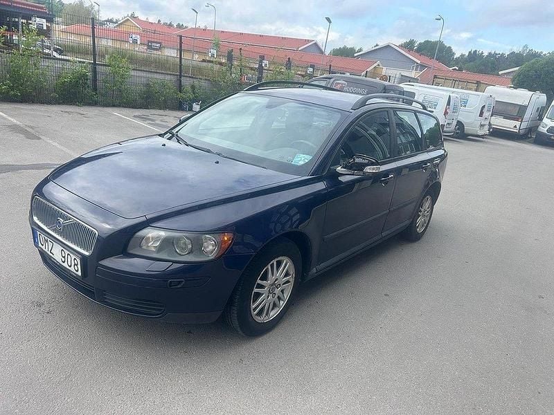 Blå Begagnad 2007 Volvo V50 Kinetic Kombi | 24 900 kr (Bra pris) - Bild 1/4