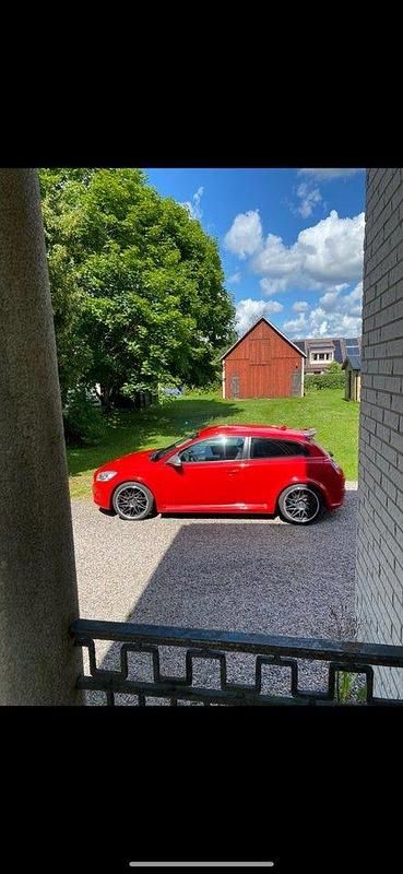 Begagnad 2012 Volvo C30 R-Design Momentum Halvkombi | 70 000 kr (Marknadspris) - Bild 1/4