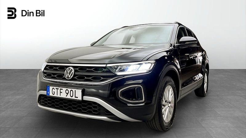 Svart Begagnad 2022 VW T-Roc Life SUV | 254 900 kr (Marknadspris) - Bild 1/4