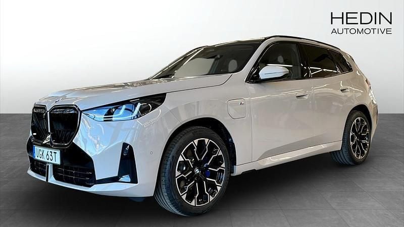 Grå (beige) Begagnad 2025 BMW X3 M Sport SUV | 829 700 kr (Marknadspris) - Bild 1/4