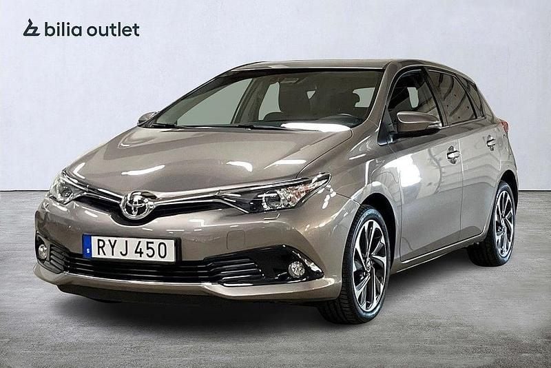 Begagnad Toyota Auris Active 116 HK (85 kW) 2016 Brun Halvkombi