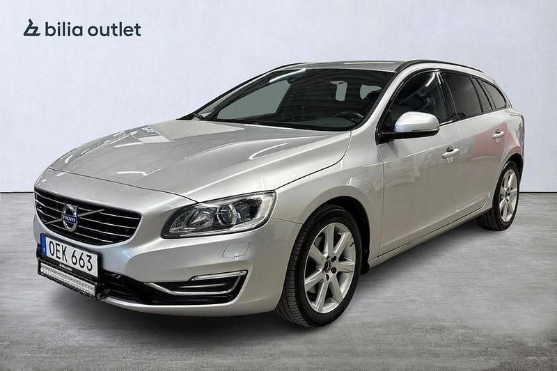 Silver Begagnad 2016 Volvo V60 Momentum Kombi | 169 800 kr (Marknadspris) - Bild 1/4