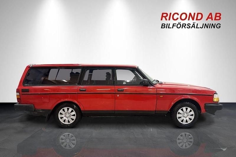 Begagnad Volvo 245 116 HK (85 kW) 1989 Röd Kombi