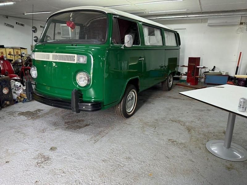 Begagnad VW T2 68 HK (50 kW) 1974 Grön Van