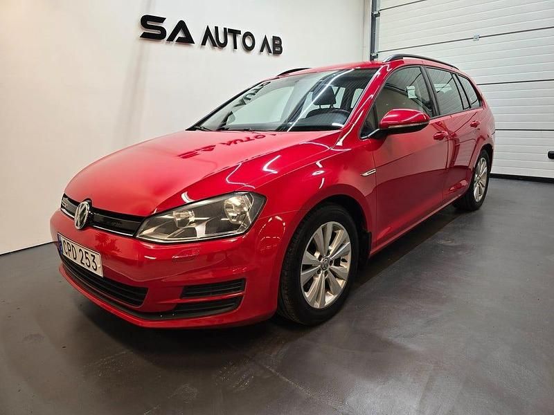 Röd Begagnad 2014 VW Golf VII Kombi | 119 900 kr (Marknadspris) - Bild 1/4