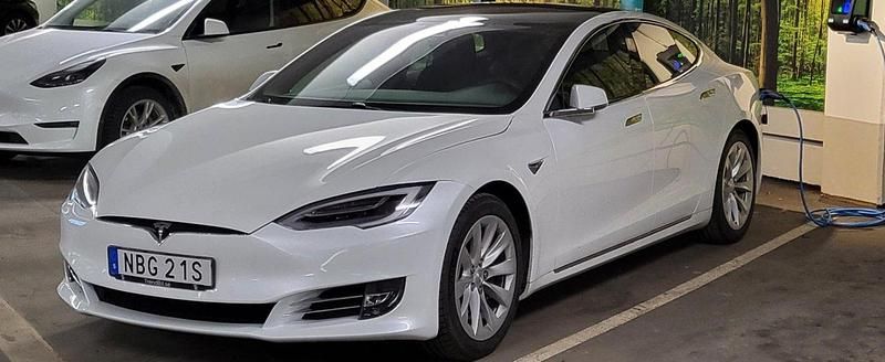 Vit Begagnad 2019 Tesla Model S Long Range AWD Sedan | 315 000 kr (Bra pris) - Bild 1/4