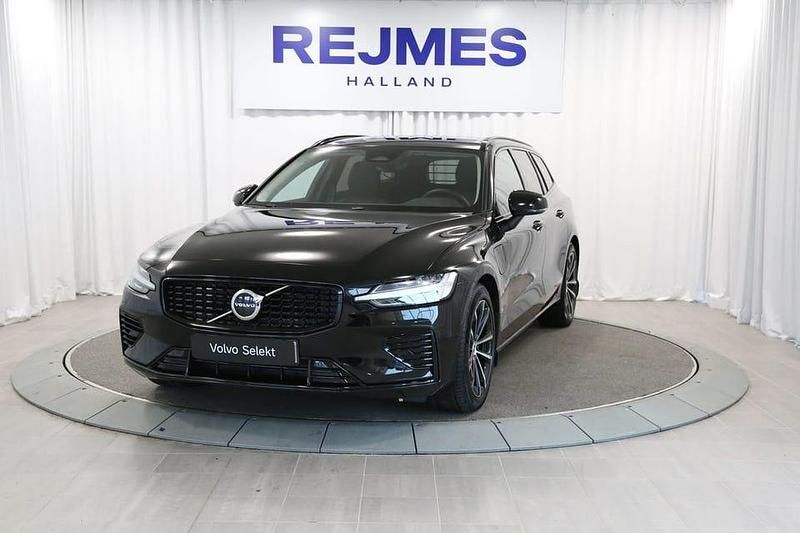 Begagnad Volvo V60 Plus 355 HK (261 kW) 2025 Svart Kombi