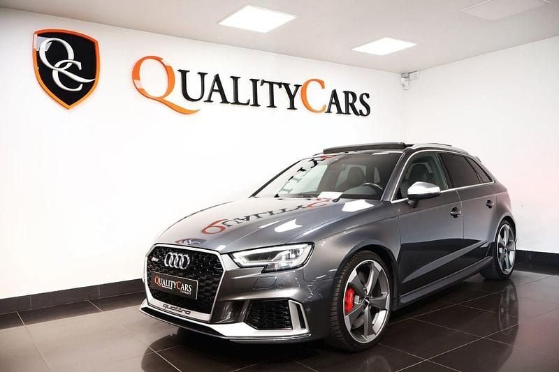 Grå Begagnad 2019 Audi RS3 Sportback Halvkombi | 479 000 kr (Marknadspris) - Bild 1/4