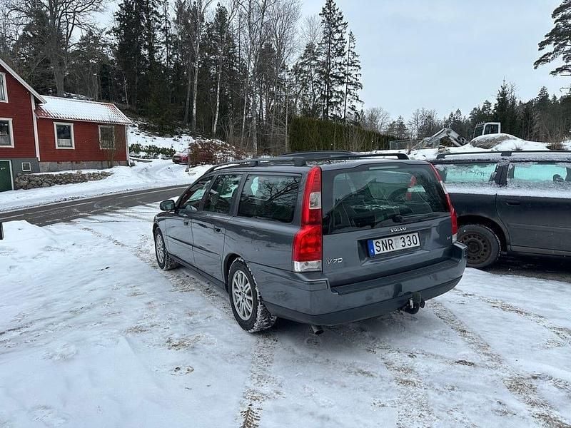 Begagnad Volvo V70 170 HK (125 kW) 2007 Gray metallic Kombi