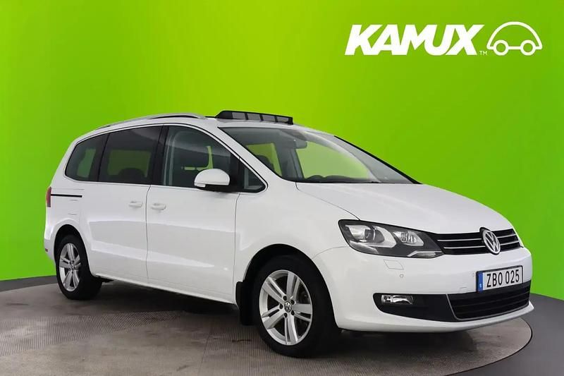 Vit Begagnad 2018 VW Sharan Minibuss | 244 800 kr (Lite dyr) - Bild 1/4
