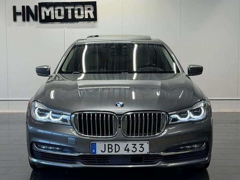 Begagnad BMW 750L Executive 450 HK (330 kW) 2015 Grå Sedan