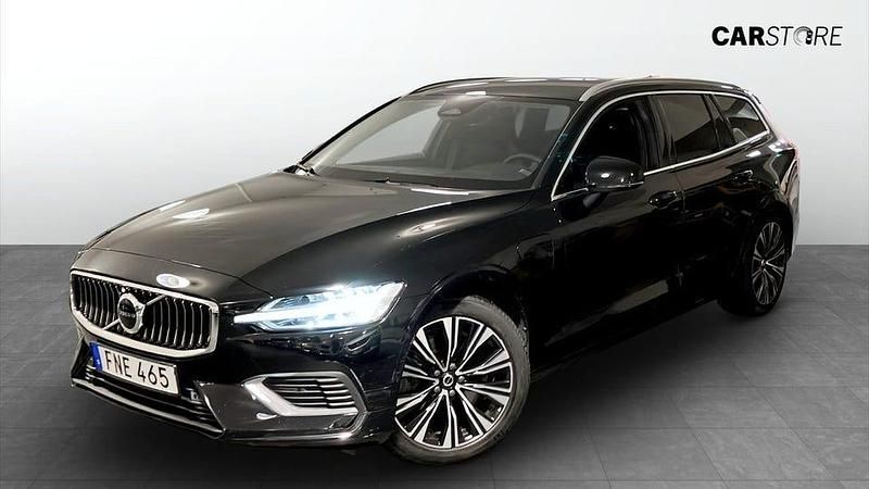 Svart Begagnad 2023 Volvo V60 Momentum Kombi | 389 900 kr - Bild 1/4