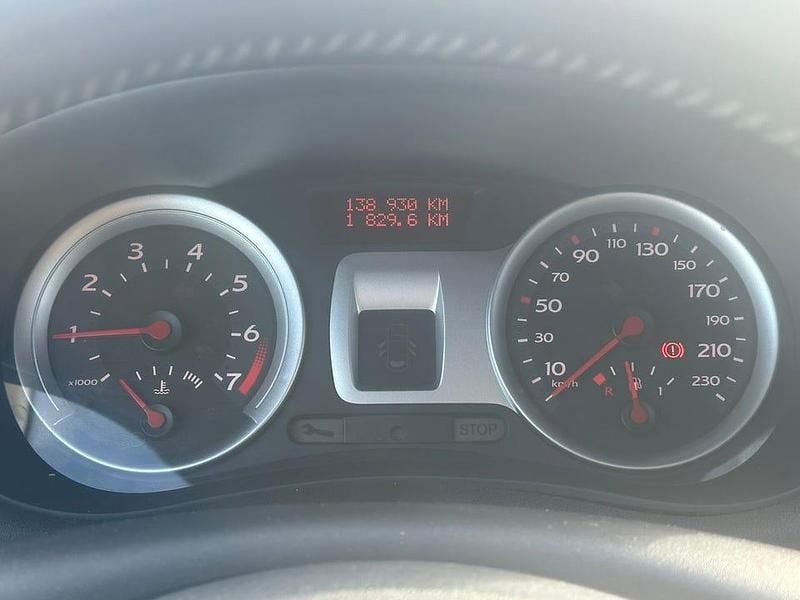 Begagnad Renault Clio R.S. 98 HK (72 kW) 2006 Halvkombi