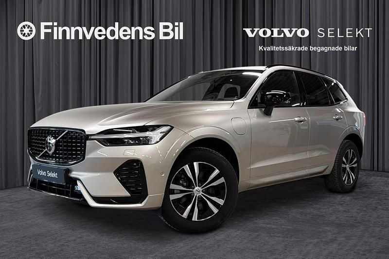 Begagnad Volvo XC60 Plus 355 HK (261 kW) 2024 Ljusgrå SUV