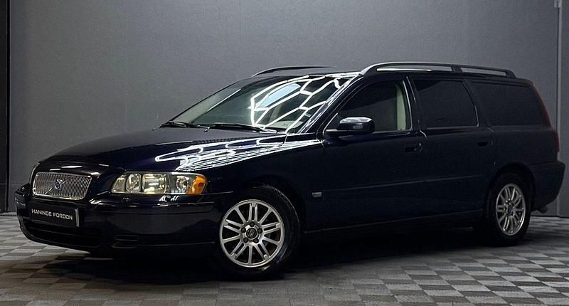 Mörkblå (blå) Begagnad 2005 Volvo V70 Dynamic Kombi | 49 900 kr (Marknadspris) - Bild 1/4