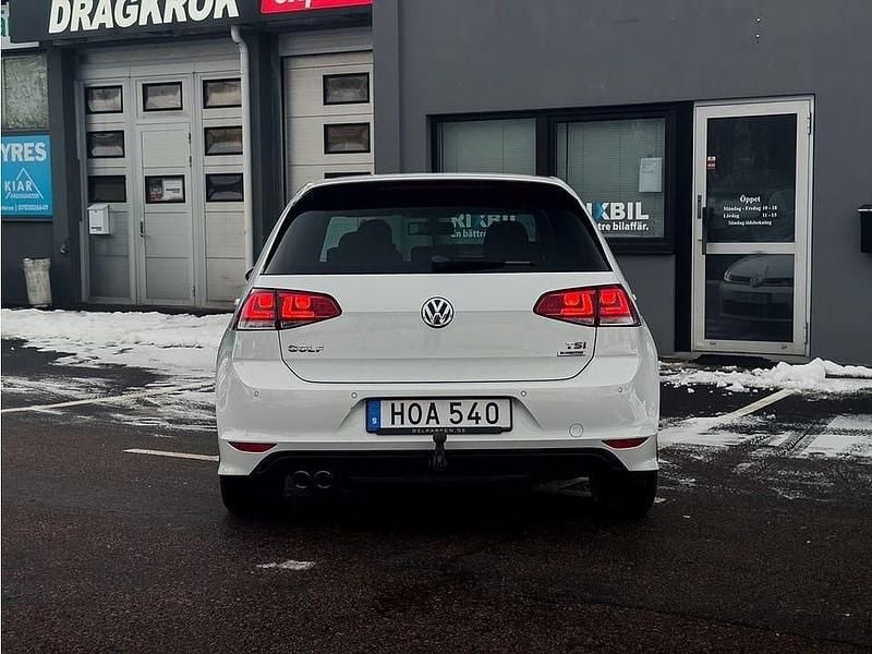Begagnad VW Golf VII R-line 140 HK (102 kW) 2015 Vit