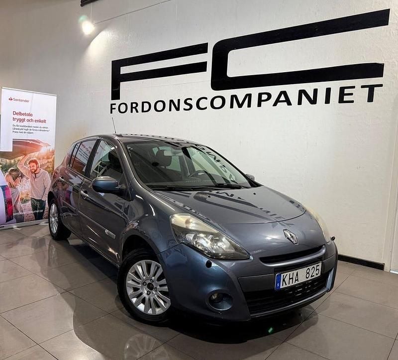 Begagnad Renault Clio R.S. 75 HK (55 kW) 2011 Blå Halvkombi