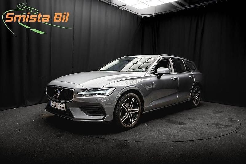 Grå Begagnad 2019 Volvo V60 Kombi | 218 800 kr (Marknadspris) - Bild 1/3