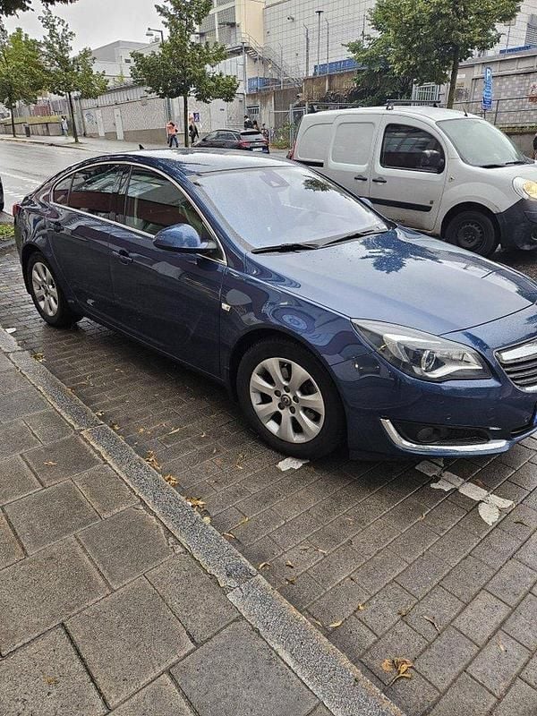 Blå Begagnad 2016 Opel Insignia Business Halvkombi | 105 000 kr (Marknadspris) - Bild 1/4