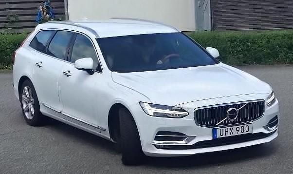 Vit Begagnad 2018 Volvo V90 Inscription Kombi | 215 000 kr (Bra pris) - Bild 1/4