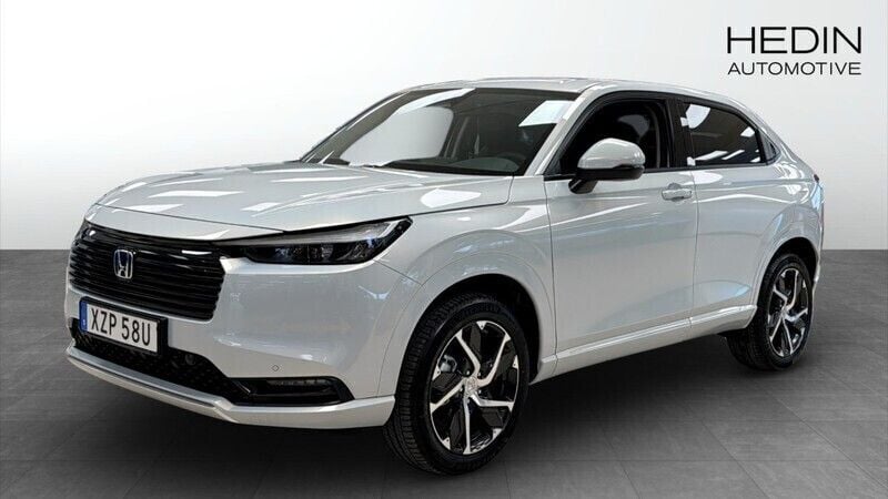 Vit (white) Ny 2025 Honda HR-V Advance SUV | 385 900 kr (Marknadspris) - Bild 1/4