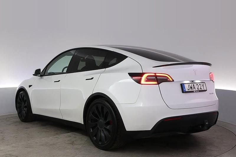 Begagnad Tesla Model Y Long Range AWD 392 kW (534 HK) 2023 Grå SUV