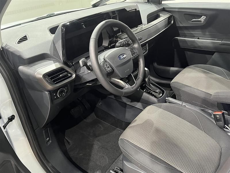 Begagnad Ford Tourneo Courier Trend 125 HK (91 kW) 2024 Okänd Minibuss