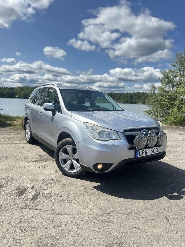 Silver Begagnad 2013 Subaru Forester SUV | 48 500 kr (Marknadspris) - Bild 1/4