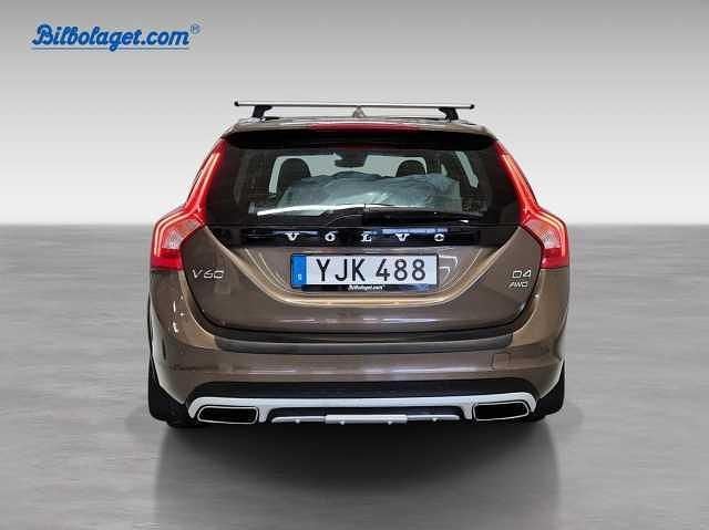Begagnad Volvo V60 CC Summum 190 HK (139 kW) 2017 Kombi