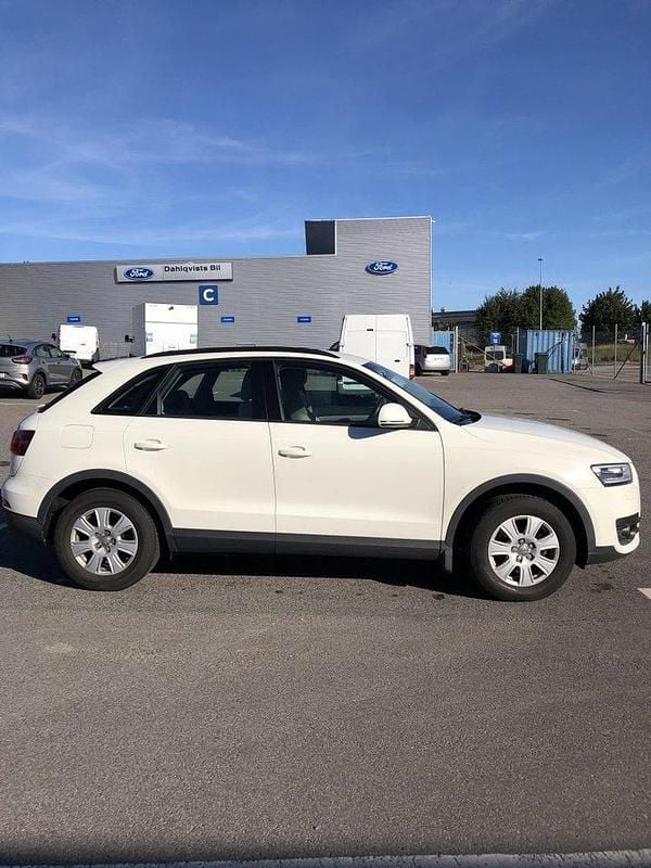 Vit Begagnad 2013 Audi Q3 Proline SUV | 120 000 kr (Marknadspris) - Bild 1/4