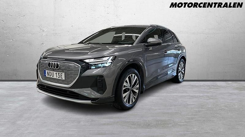 Grå Begagnad 2022 Audi Q4 e-tron Proline SUV | 449 000 kr (Lite dyr) - Bild 1/4