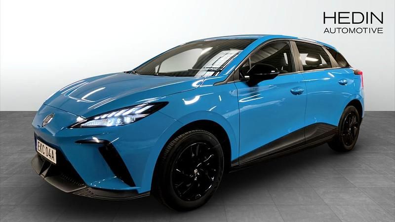 Blå (blue) Begagnad 2023 MG MG4 EV Halvkombi | 249 900 kr - Bild 1/4