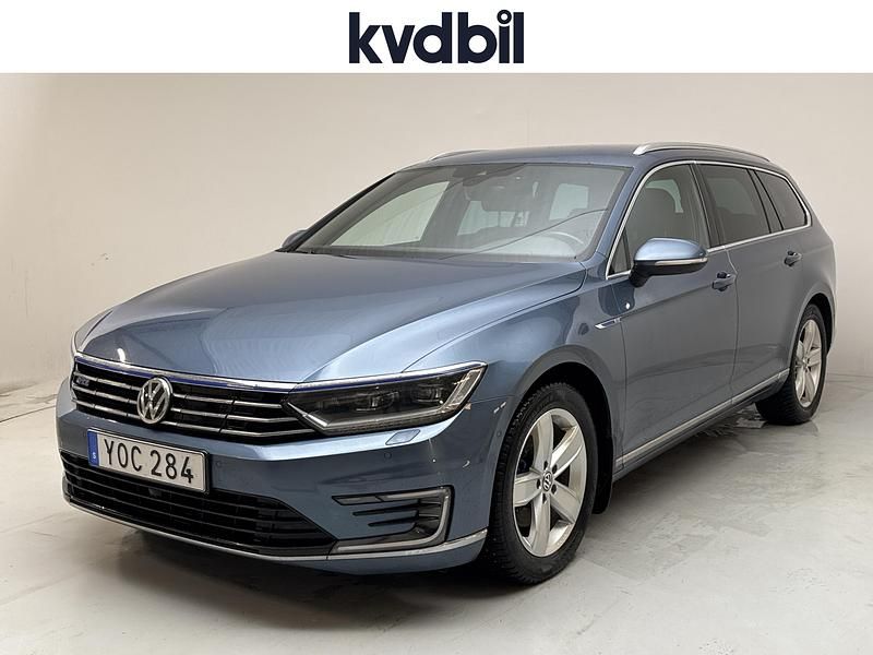 Blå Begagnad 2018 VW Passat GTE Kombi | 149 900 kr (Bra pris) - Bild 1/3