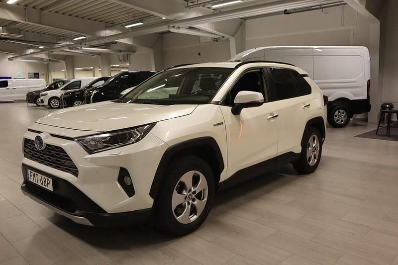 Begagnad Toyota RAV4 Hybrid Executive 222 HK (163 kW) 2019 Vit metallic SUV
