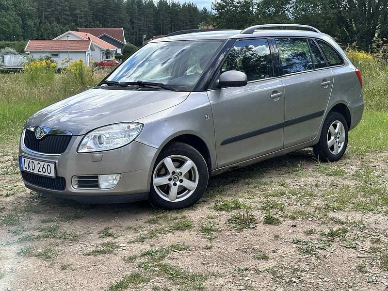 Brun Begagnad 2009 Skoda Fabia Ambiente Kombi | 22 900 kr (Bra pris) - Bild 1/4