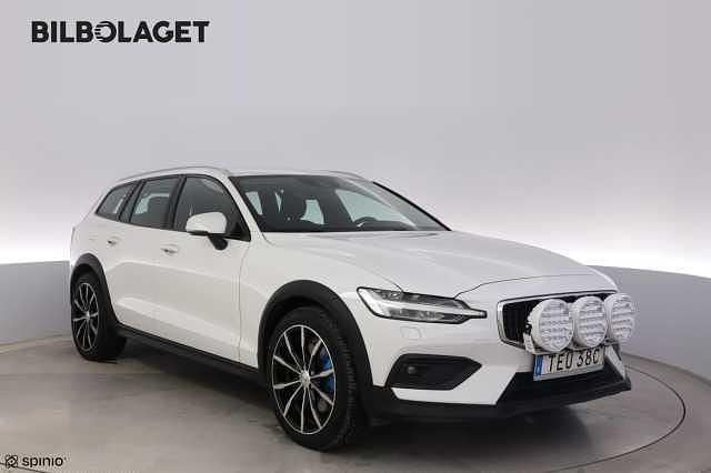 Begagnad 2022 Volvo V60 CC Kombi | 289 800 kr (Bra pris) - Bild 1/4