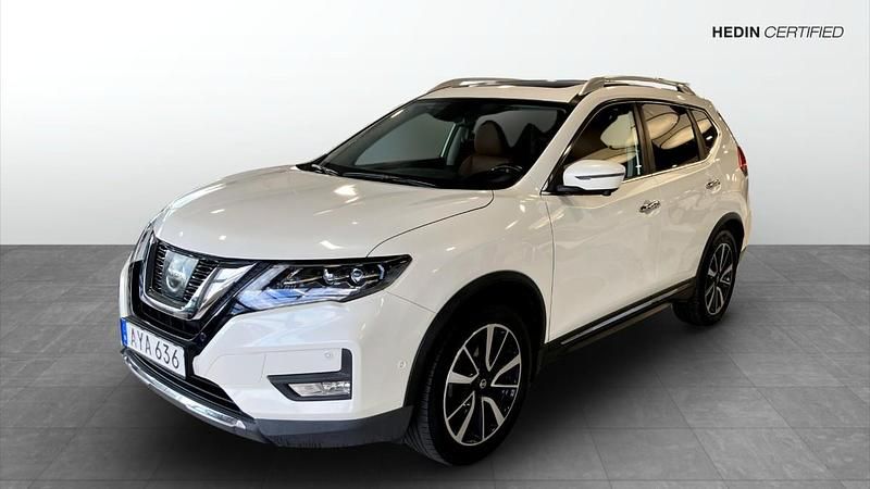 Vit (white) Begagnad 2017 Nissan X-Trail Tekna SUV | 179 900 kr (Lite dyr) - Bild 1/4