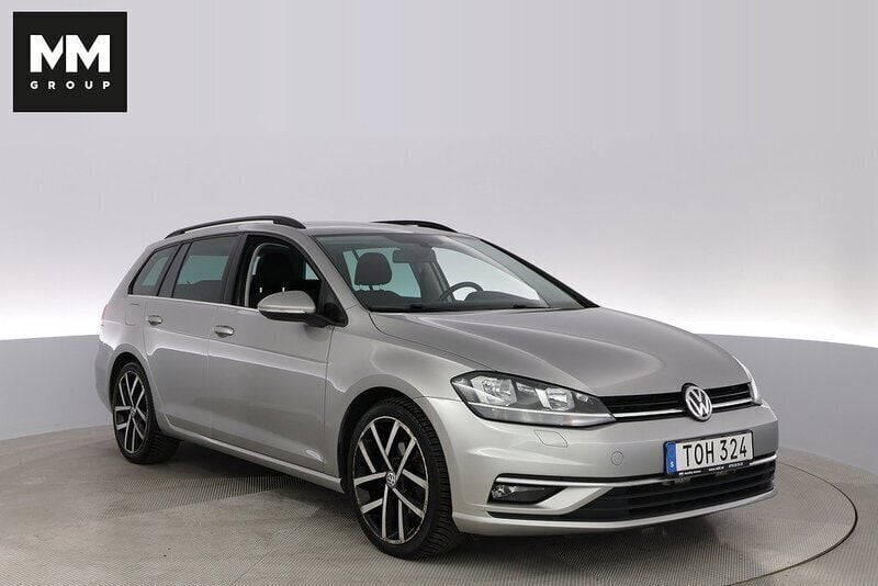 Silver Begagnad 2017 VW Golf VII R-line Kombi | 179 000 kr (Marknadspris) - Bild 1/4