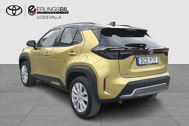 Begagnad Toyota Yaris Cross 92 HK (67 kW) 2023 Gul SUV