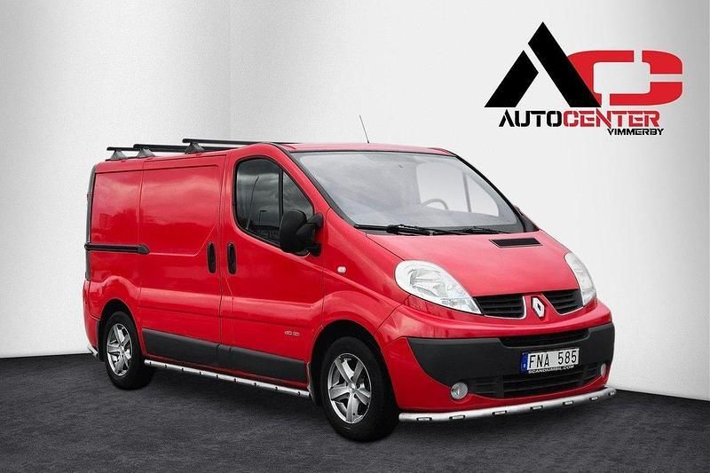 Röd Begagnad 2012 Renault Trafic Van | 64 900 kr (Lite dyr) - Bild 1/4