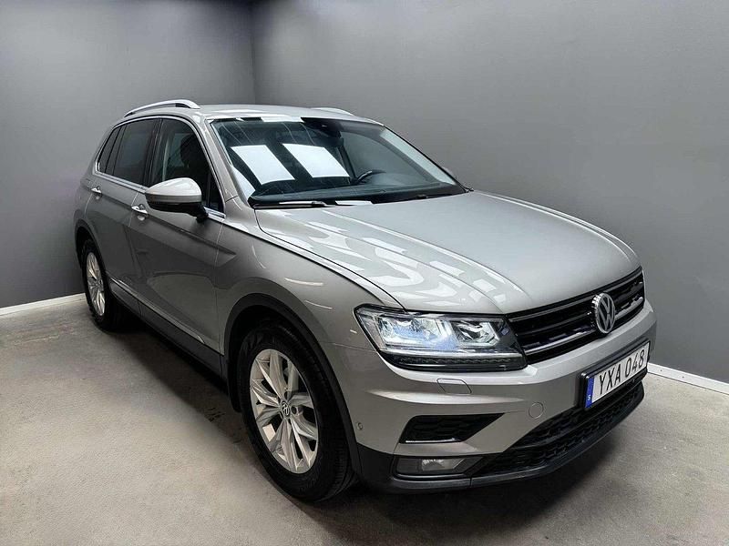 Silver Begagnad 2018 VW Tiguan SUV | 159 900 kr (Bra pris) - Bild 1/4