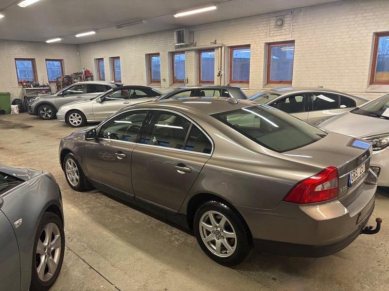 Begagnad Volvo S80 Kinetic 146 HK (107 kW) 2007 Grå Sedan