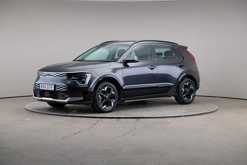 Grå Begagnad 2022 Kia e-Niro SUV | 299 000 kr (Marknadspris) - Bild 1/4