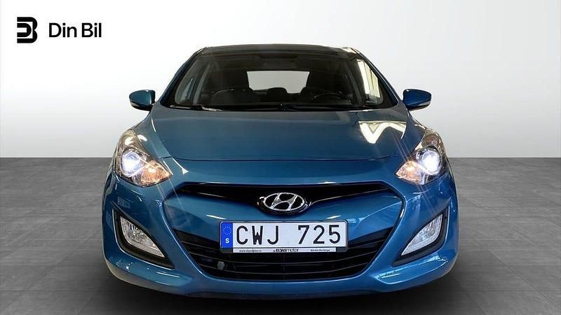 Begagnad Hyundai i30 110 HK (80 kW) 2013 Ljusblå Halvkombi