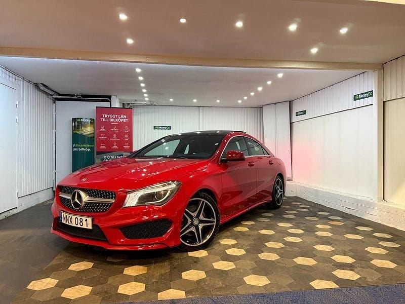 Röd Begagnad 2014 Mercedes CLA220 AMG Sedan | 159 999 kr (Lite dyr) - Bild 1/4