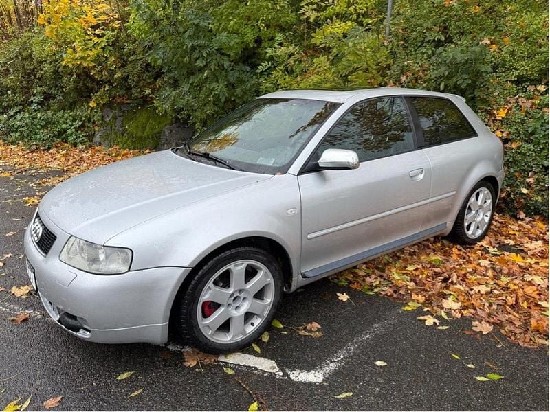 Silver Begagnad 2001 Audi S3 Performance Halvkombi | 119 000 kr - Bild 1/4