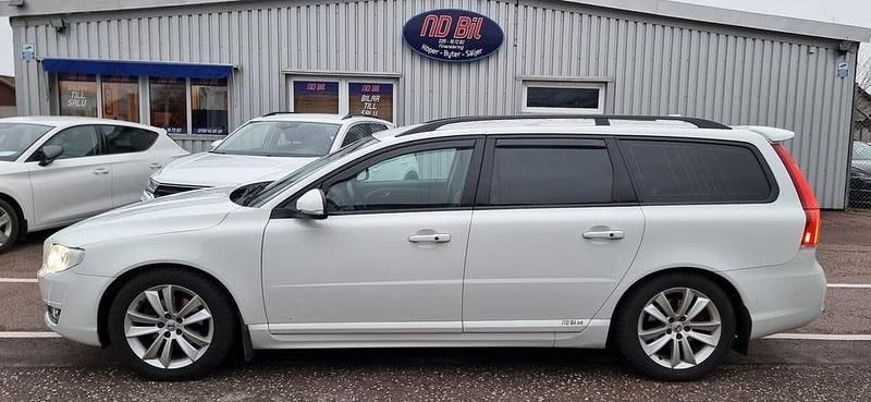 Begagnad Volvo V70 Standard 181 HK (133 kW) 2016 Vit Kombi
