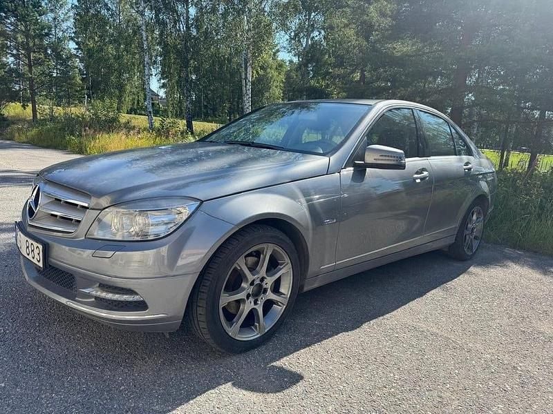 Silver Begagnad 2011 Mercedes C220 Avantgarde Sedan | 32 500 kr - Bild 1/4