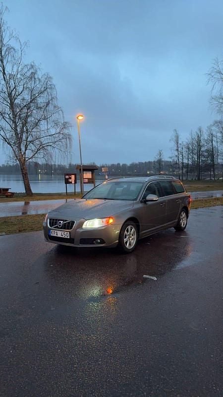 Begagnad 2010 Volvo V70 Kombi | 75 000 kr (Bra pris) - Bild 1/4