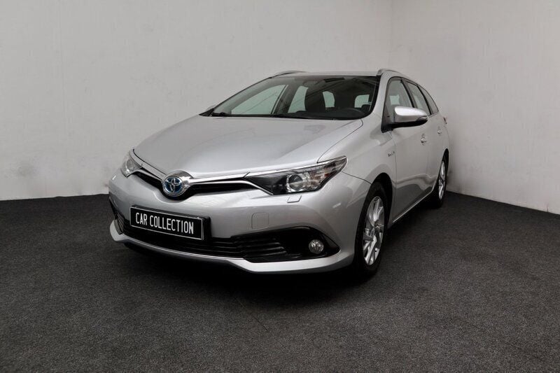 Silver Begagnad 2016 Toyota Auris Touring Sports Active Kombi | 109 900 kr (Bra pris) - Bild 1/4